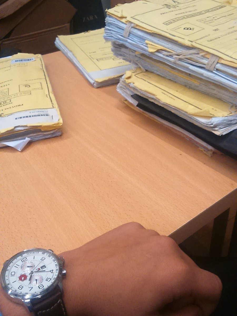 nicobrussa's tweet image. Se trabaja desde tempranito! #PJSF 👔👌