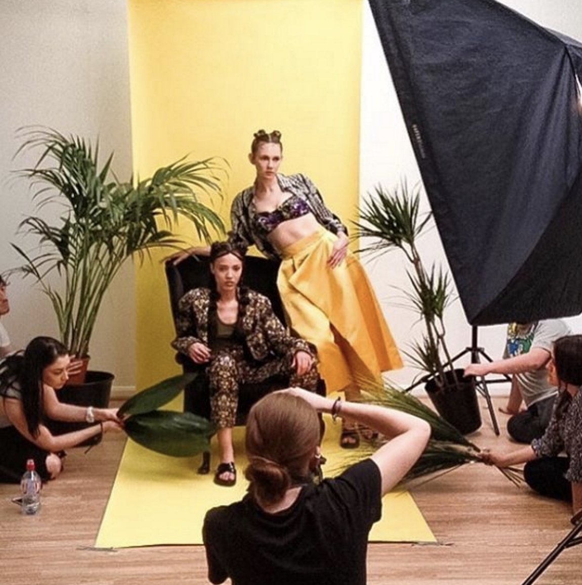 BeExposed_'s tweet image. Where the magic happens.. Behind the scenes with some of our creative team! 👀👀 not so glamorousinstagram.com/p/BFPkbDeCMGL/