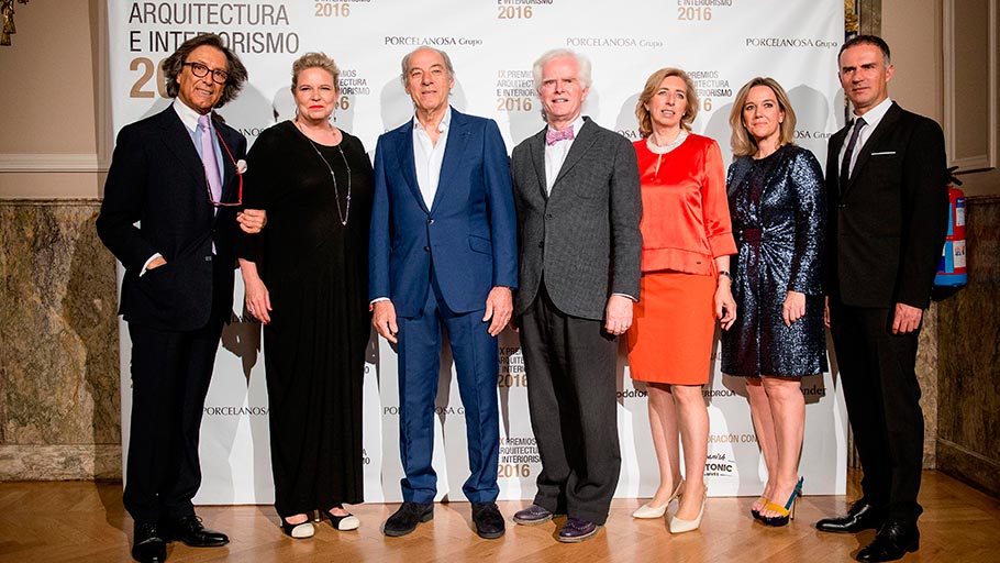 Porcelanosa_es's tweet photo. Descubre a los ganadores de los IX #PremiosPorcelanosa de la #Arquitectura e Interiorismo ➳ https://t.co/8rT8JN2R09 https://t.co/cJXO6wI9wu
