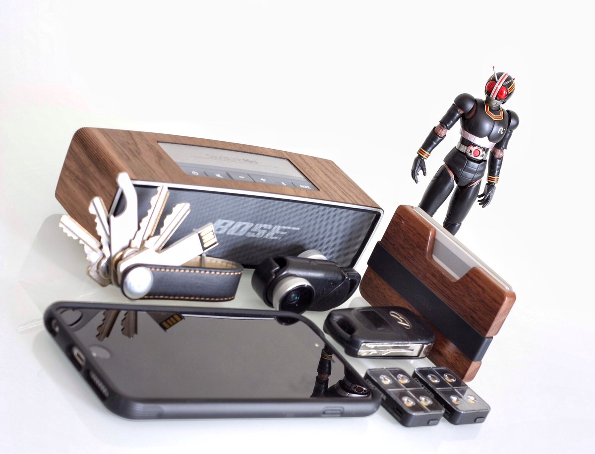 Deceptic_Optics's tweet photo. everyday essentials #minimalist #toyphotography :) https://t.co/xxxIH5roEh