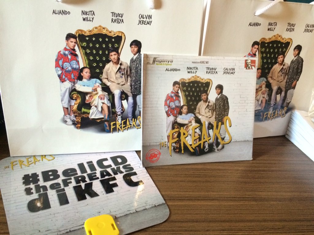 Menu kombo superstars <a href="/KFCINDONESIA/">KFC Indonesia (Jagonya Ayam!)🔥</a> bs jd pilihan kmu utk makan siang hr ini. Kmu bs sekalian #BeliCDtheFREAKSdiKFC