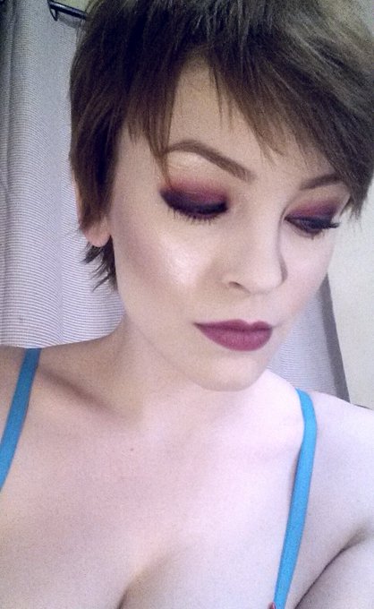 Live on @realfreewebcams #oldiesnight ! I'm completely obsessed with this makeup palette from #dollskill<a class="tags" target="_blank" title="On Twitter" href="/?out=eyJ0eXAiOiJKV1QiLCJhbGciOiJIUzUxMiJ9.eyJpYXQiOjE3MjA3MjM2MjAsImlzcyI6InR3cG9ybnN0YXJzLmNvbSIsIm5iZiI6MTcyMDcyMzYyMCwiZXhwIjoxNzUyMjU5NjIwLCJyZWRpcmVjdF91cmwiOiJodHRwczovL3R3aXR0ZXIuY29tL3JlYWxmcmVld2ViY2FtcyJ9.wecE4W0vJsDqualBjUbOUEwgNtcT3g6T36AFzxIZ0lSevbrsPYit1tJ-EhzRibUvp40mF-Ujw4W9H8GdOoSX3w">@realfreewebcams</a><a href="/tag/oldiesnight"class="tags">#oldiesnight</a><a href="/tag/dollskill"class="tags"><span>#dollskill</span></a>