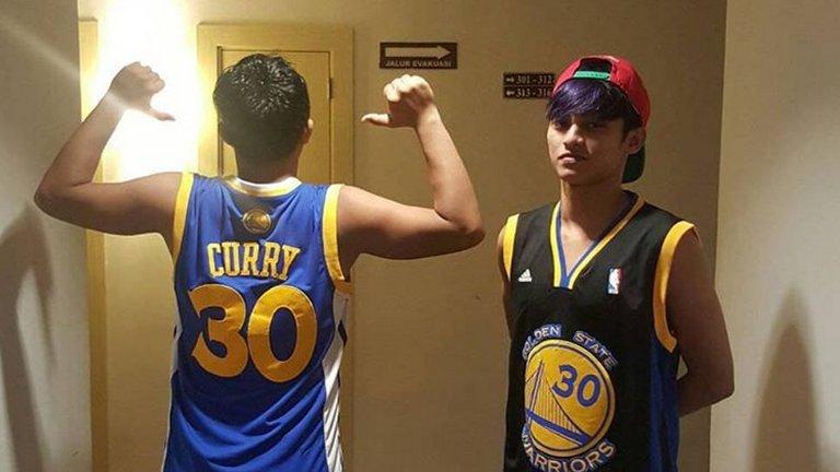 Duo 'Dab Dance' Asal Vamos Ini Idolakan Stephen Curry bolalob.com/read/34265/duo… #NBA #Curry #Futsal