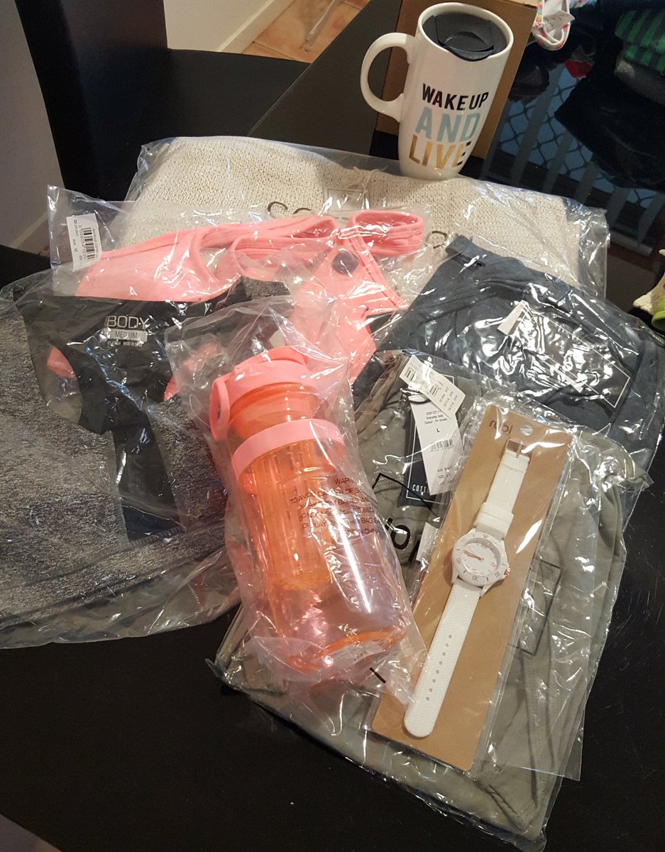 MelKnight77's tweet photo. Happy belated birthday to me. Love surprise parcels #cottonon #fitness #spoilt #belatedbirthday @CottonOn https://t.co/HbOHnjnwoE