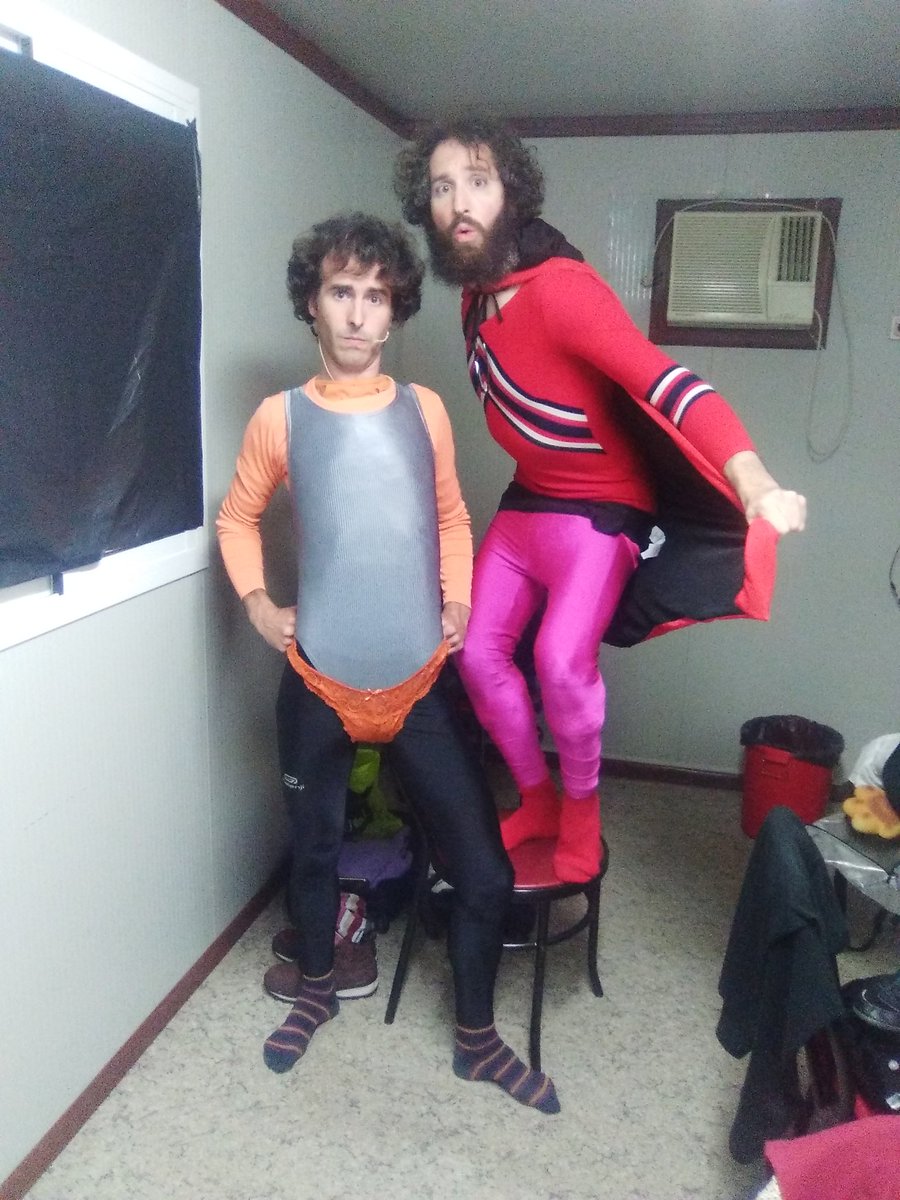 doctoresimpro's tweet photo. ¿Vieron la última mesa, #Improterapia , bailaron con @CarlosArecesFC y están aquí? Son nuestros héroes. #exp2016 https://t.co/BIfacblXRp