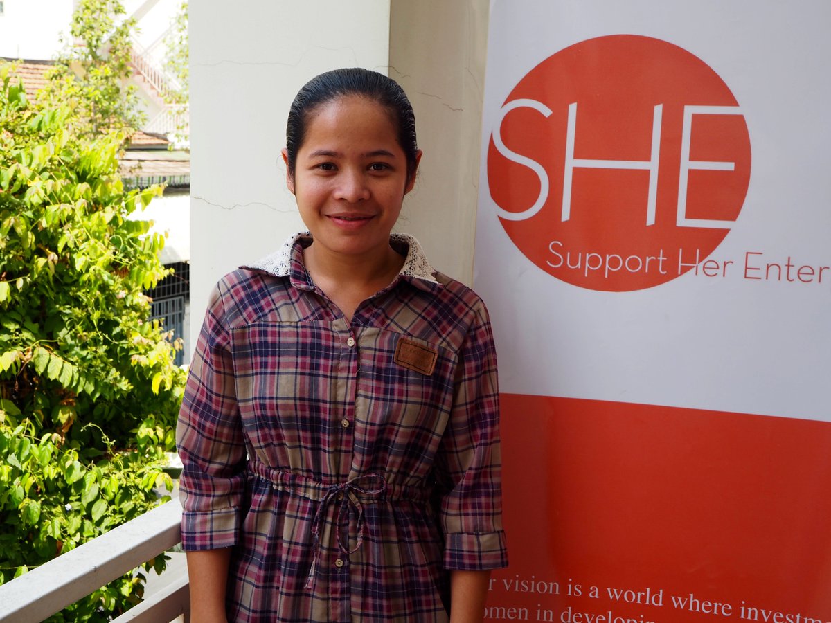 Vathana, at just 23, is the co-owner of Chez Moi, an accommodation service for rural workers and students 🏠