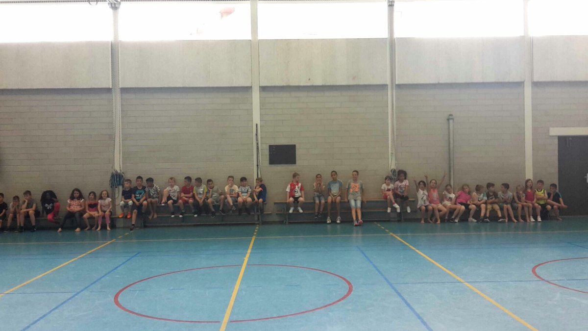 Ondanks warme weer 35 kinderen in beweging #sportbuurtwerk <a href="/middelburg/">Middelburg</a> Zuid. #combinatiefunctionaris