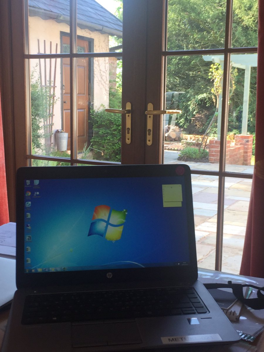 njbeamish's tweet photo. @_leeperkins @metronet_uk @tonyh1UK @_davidWB #metronethomeoffice for the FD today! https://t.co/vMxCbVPee1