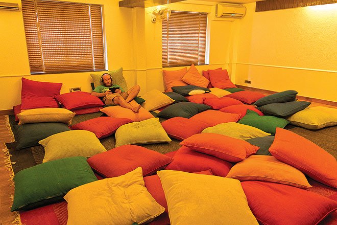 oltraveller's tweet photo. Here is our pick of some cool #BackpackerHostels in #India https://t.co/yoU9pHKTl9 #SoloTravel #ttot https://t.co/il0k4YHZEi