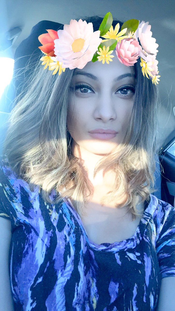 ArabBabess's tweet photo. she is SUCH an Arab babe 😍😍😍 @MariammAbdel https://t.co/PJsiGAbEtd