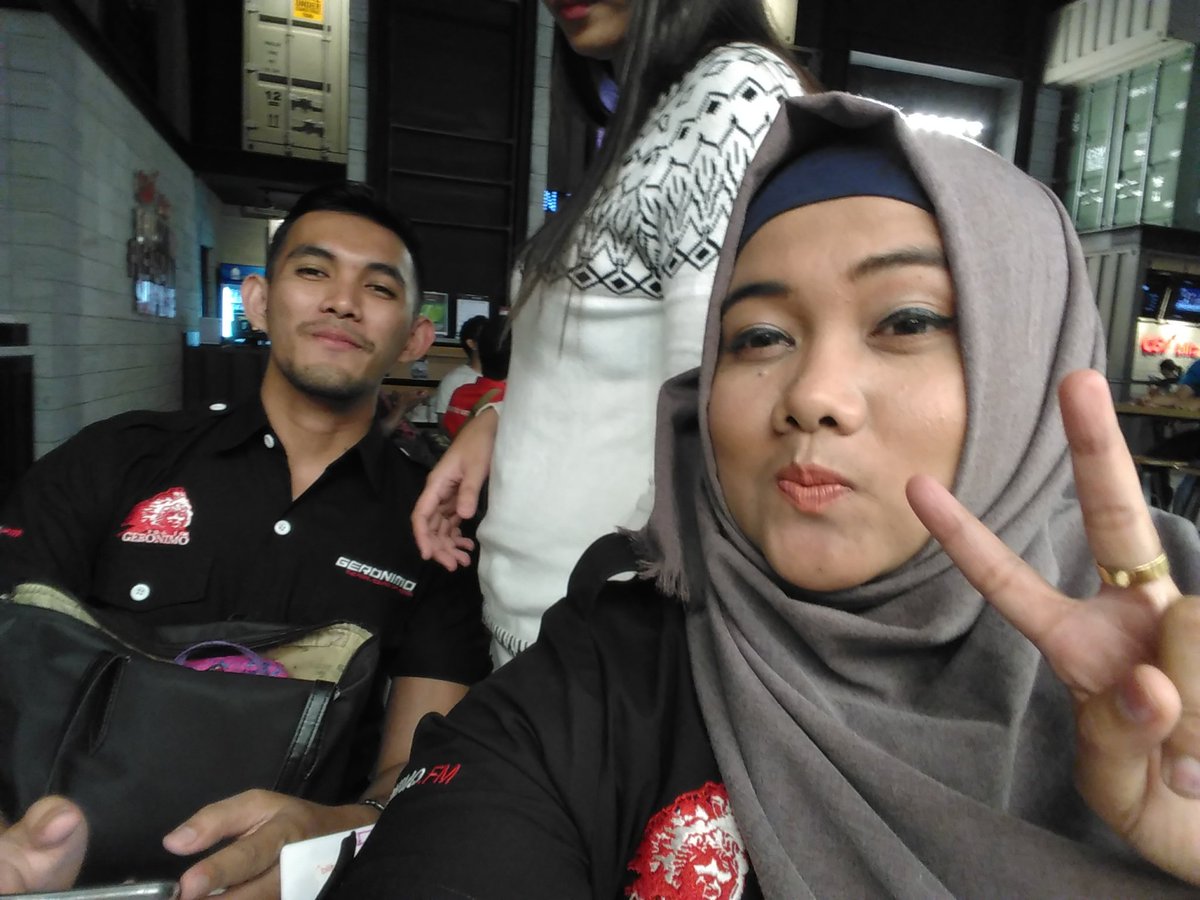 ellaarlika's tweet photo. Hostnya #GSCREEN udah ready di @CGVblitz yuk nobar Civil war bareng kita #Nextlevel #GSCREENobar https://t.co/Y65p8dzJKs
