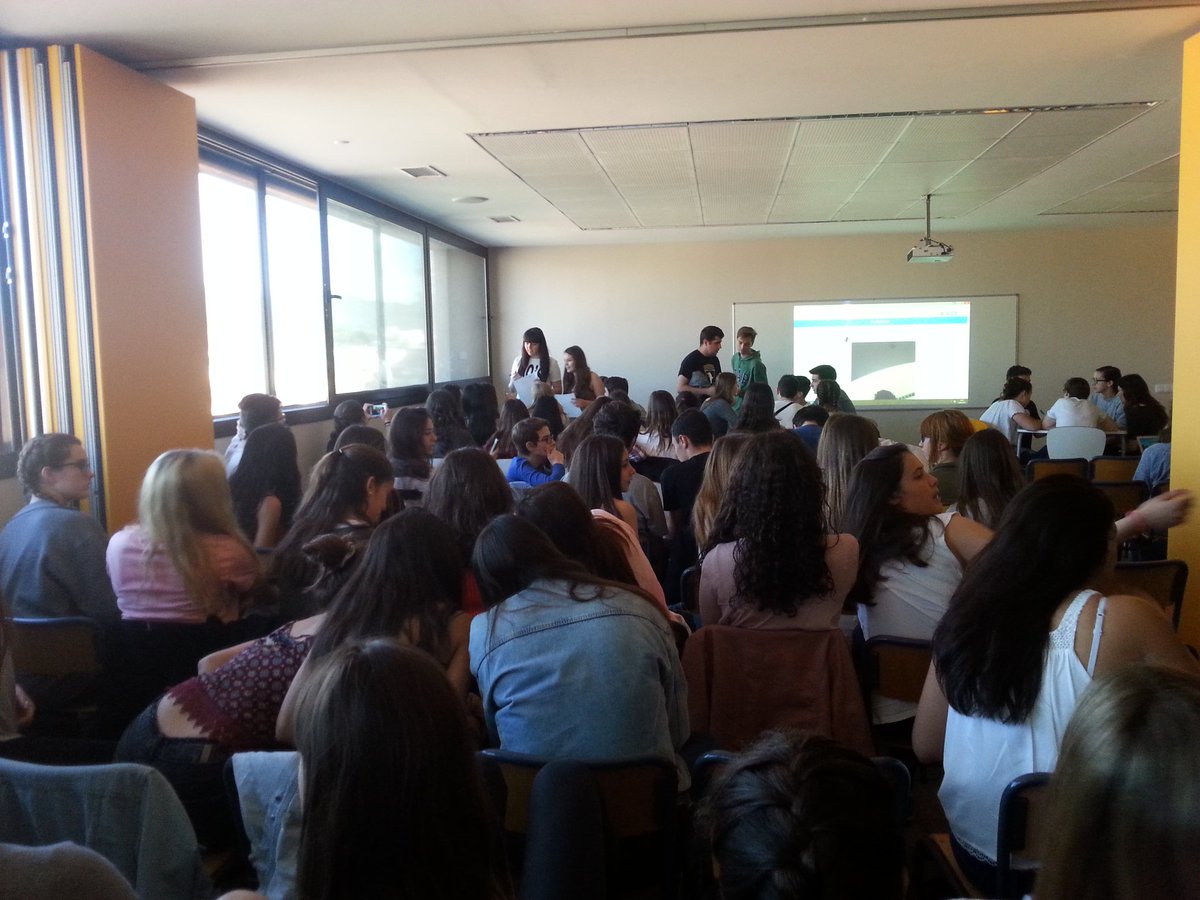 verbafacta's tweet photo. #verbafacta comença... 1a ronda... https://t.co/49ftAi6O33