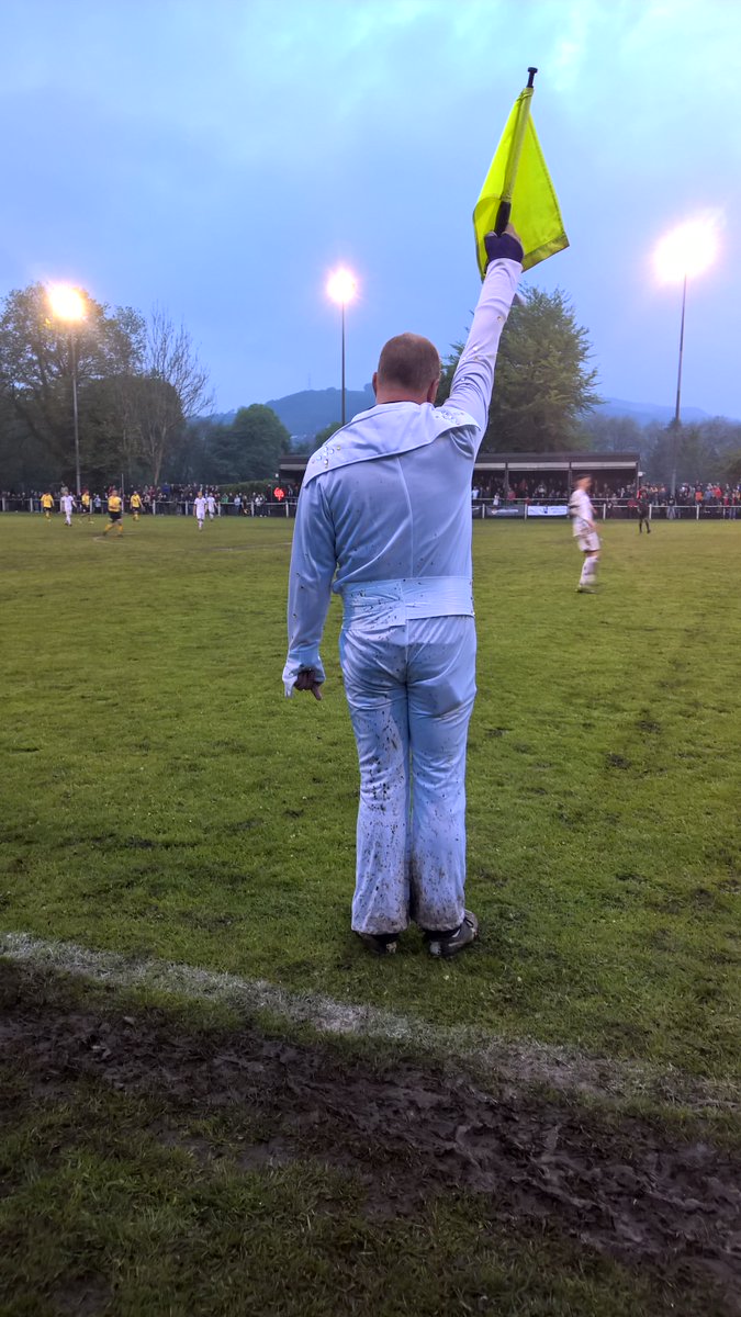 Photo of the night @ColinMurray? #TalksportTrophy #Telvis #Offside #NotOffside