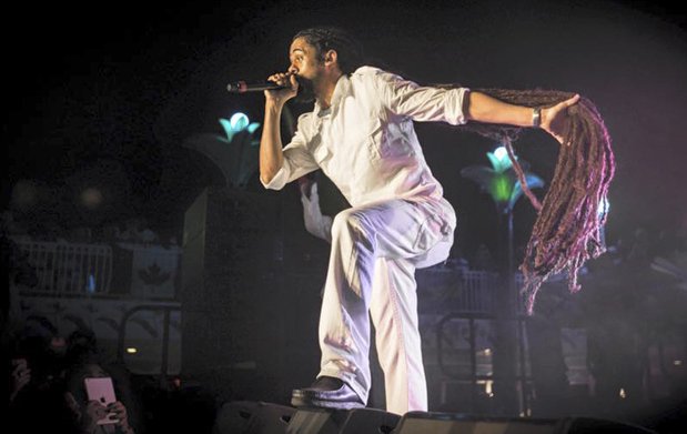oferplan_lavoz's tweet photo. Abono para @BoeloSunFest en #Vejer de la Frontera: 36,40€ https://t.co/115Y52yb7l #descuento #indie @damianmarley https://t.co/hJOnu6htpQ