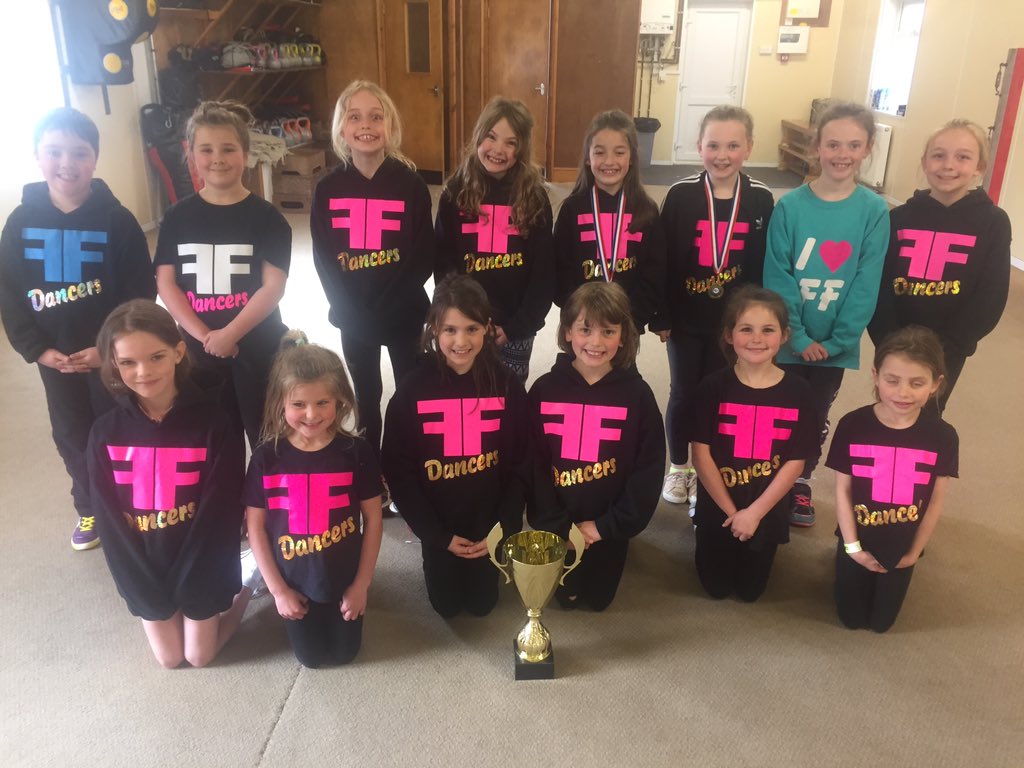 Ffdancers's tweet photo. Come down to Tesco Milford Haven tonight at 5pm our very own Divalicious team will be performing #ffarmy https://t.co/a5vXYEuh61