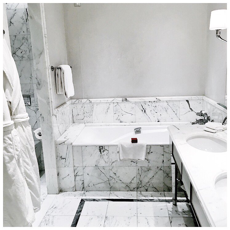 “<a href="/emshelx/">Em Sheldon</a>: Blown away by the exceptional service at <a href="/PalazzoParigi/">Palazzo Parigi Milan</a> - what an amazing hotel. Beautiful too👌🏻 #travel ”