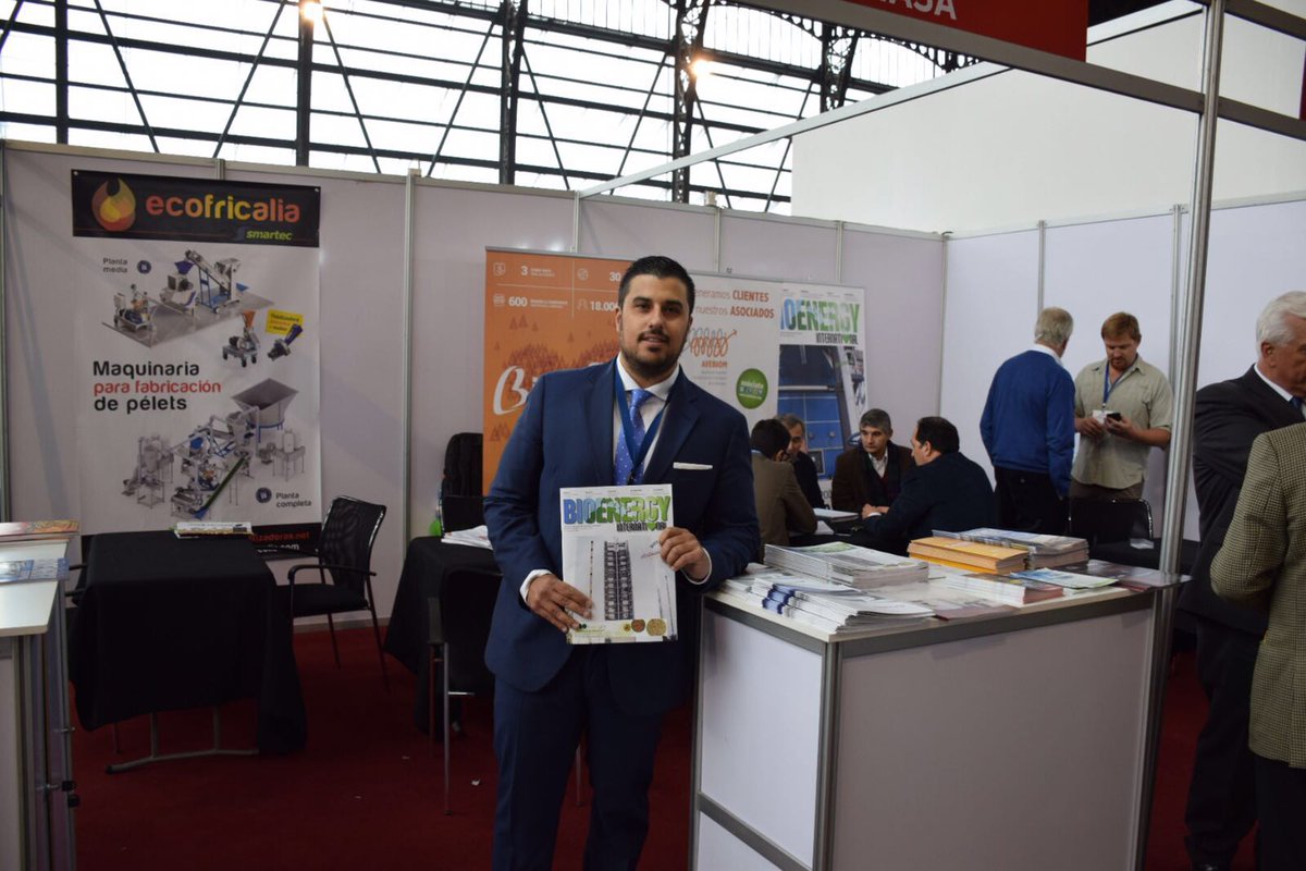 .<a href="/jdmanteca/">Javier Diaz Manteca</a> en @ExpoFrioCalor mostrando #BioenergyInternational a los profesionales chilenos bit.ly/1Ynh5Rd