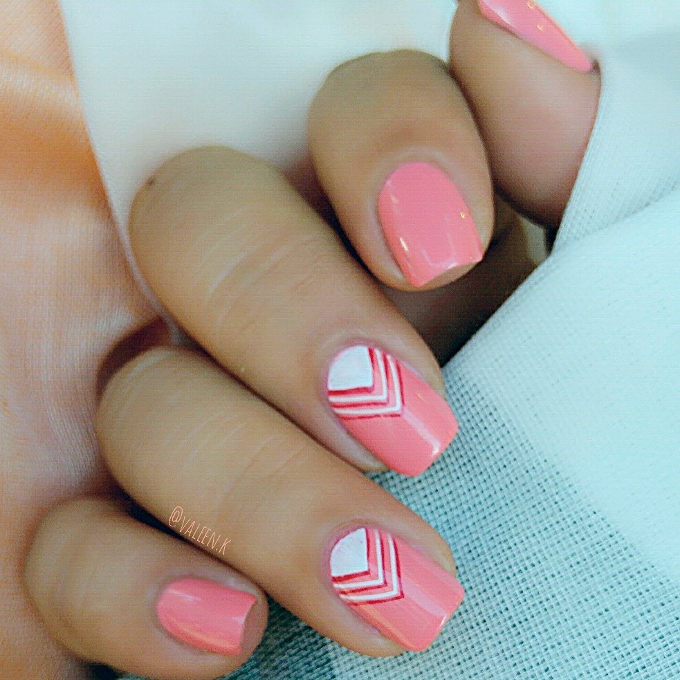 ValeenK_'s tweet photo. @essie_DE @EssieCanada @essieuk @essie @essie_France @essiepolishSA #notd @essie_esp #loungelover @MoYouLondon https://t.co/1gWY2mliBS