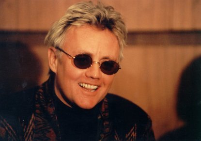 Stacya_G's tweet photo. Have a nice #TaylorThursday @OfficialRMT @kaszmiramercury @QueenFacts1991 #RogerTaylor https://t.co/0P4NhH2apO