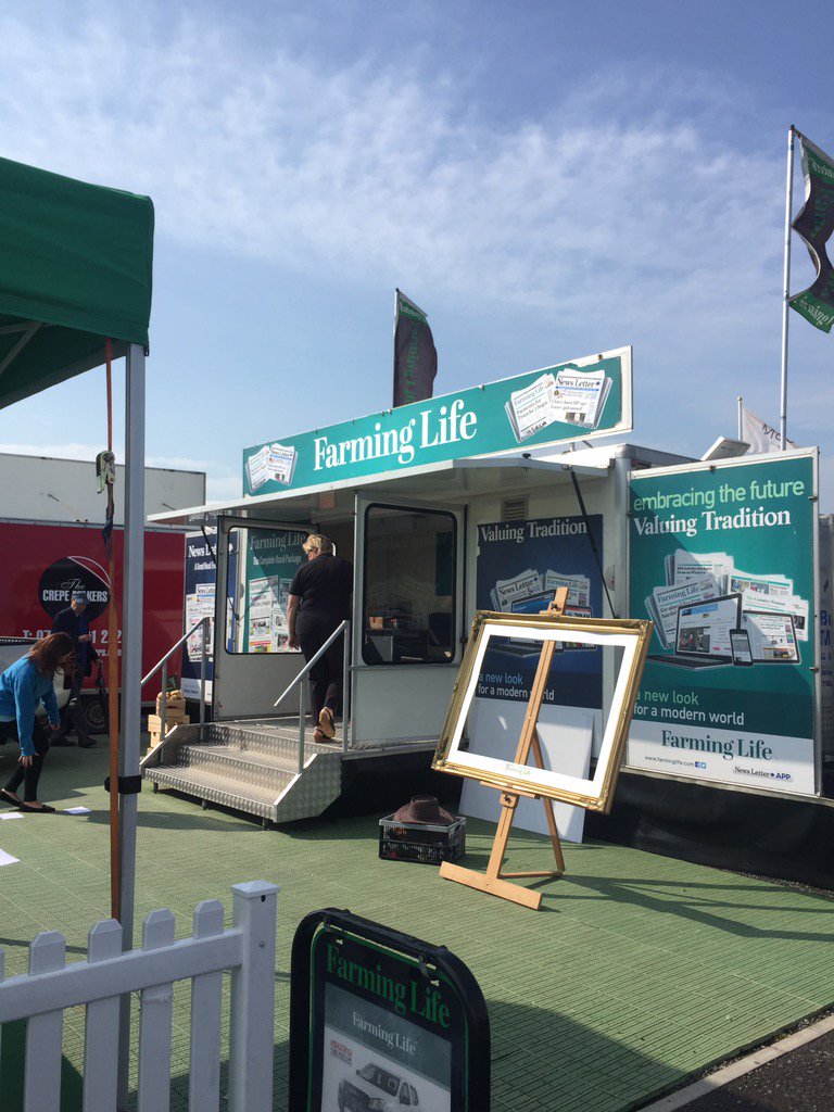 eliz_edmondson's tweet image. Sun's shining at @balmoralshow @FarmingLifeNI #BalmoralShow