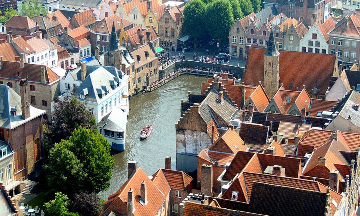CCRECEMR's tweet photo. [Interview] How can @rfsc_eu help your #city achieve sustainable #urban goals? https://t.co/A0X2VcLMJl  #CEMR2016 https://t.co/FXFOUvbmr3