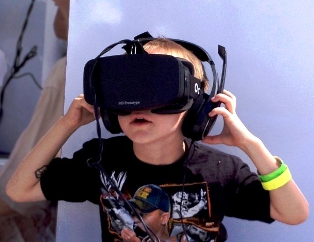 ForbesTech's tweet photo. The number of virtual reality jobs is predicted to jump in the near future: https://t.co/1twrW7NJZ3 https://t.co/yjQX6QZx56
