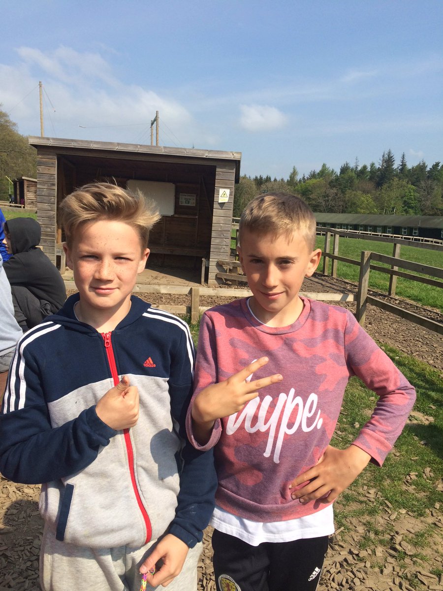 clustercamp2016's tweet image. Wow.... We found our Robin Hood&apos;s this morning!! #archeryfun