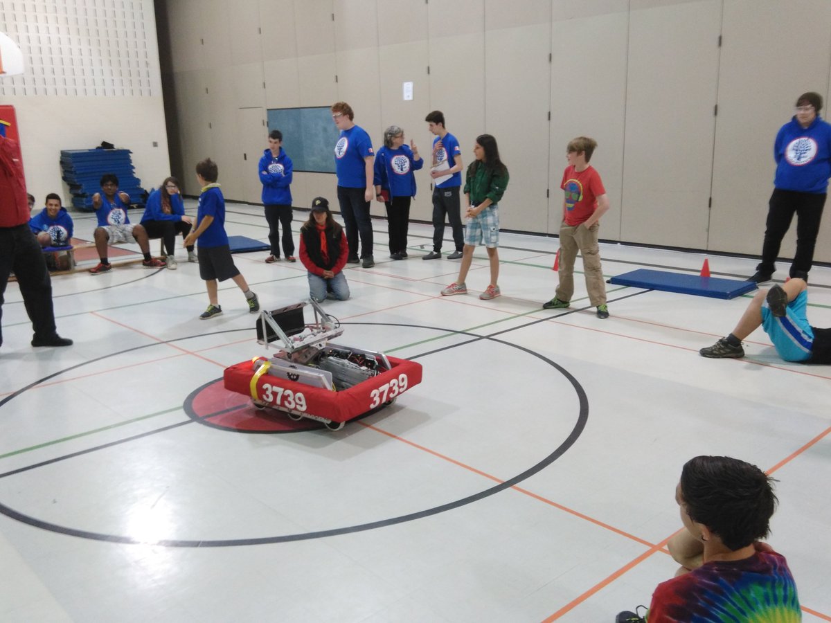 68thScouts's tweet image. 68th Scouts getting their robot on with a visit from @FRC_3739 #scoutsdostuff #scoutsSTEM
