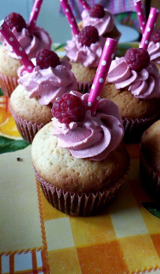 Own'ly cake tweet media