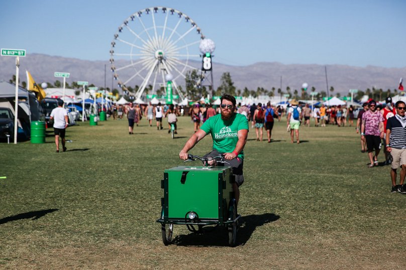 EventMarketer's tweet photo. Kinetic Floors. Digital Graffiti. Beer Delivery—Inside @Heineken House at #Coachella: https://t.co/TmXcdBkNhf https://t.co/mFoWFyKSXO