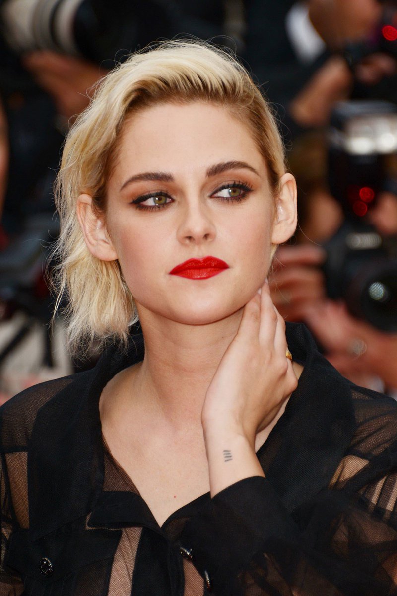 British Vogue On Twitter Would You Wear An Ice Blonde Bob Like