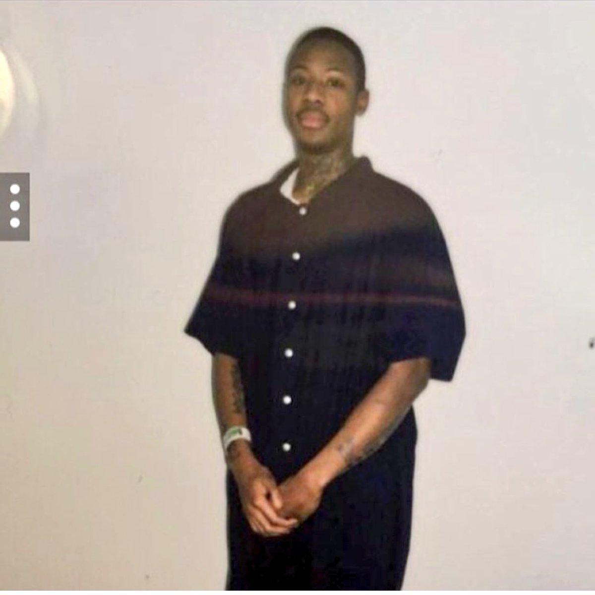 YNG_CHEESE's tweet photo. Wen my boy get home we gone fuck the streets up !!#FREEDEZZI โฝ๏ธ#2300 https://t.co/0xLZy11mn7