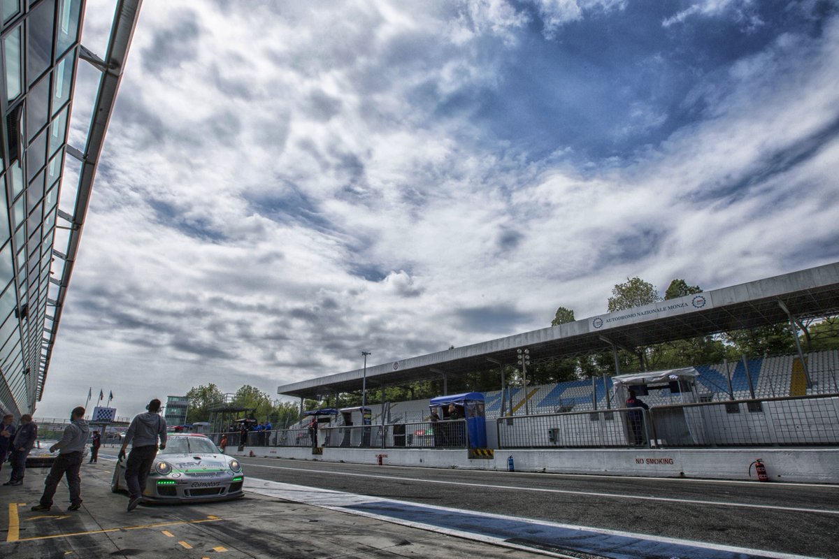 TommyMaino's tweet photo. @Autodromo_Monza @CIGranTurismo @TommyMaino @nicolabenucci @ebimotors @PorscheRaces @PSVservices @AznomSrl https://t.co/D4l29AqkSb