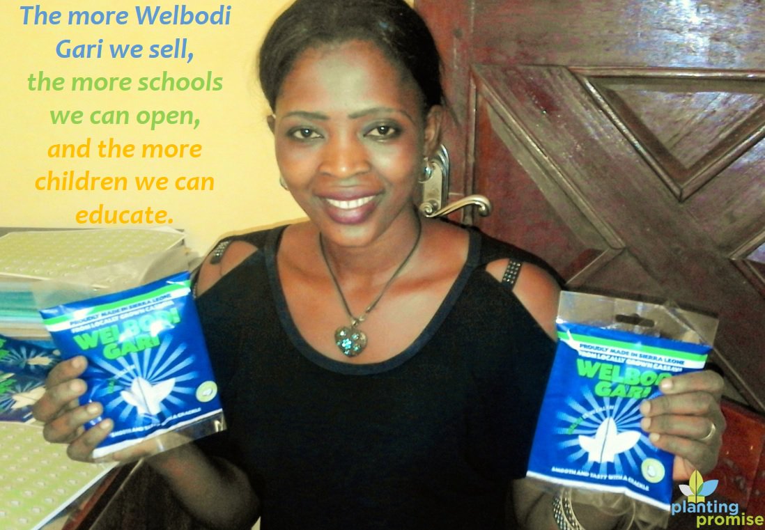 PlantingPromise's tweet image. Look @ our Sales Manager, Fanta, showing off our new Welbodi Gari packaging! #SierraLeone #sustainabledevelopment