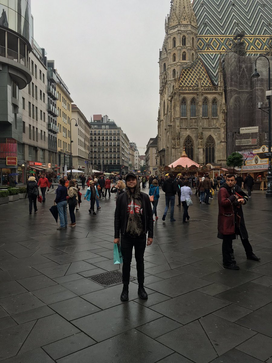Ashton5SOS's tweet image. Out and about in Vienna, Austria, today, see ya at the show tonight xx