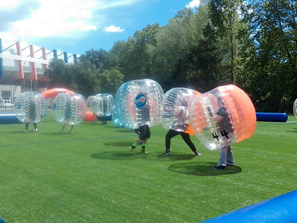 _Anais3's tweet photo. En pleine action #bubblefoot #FES2016 @FACEHerault https://t.co/ljHV7MQFRZ