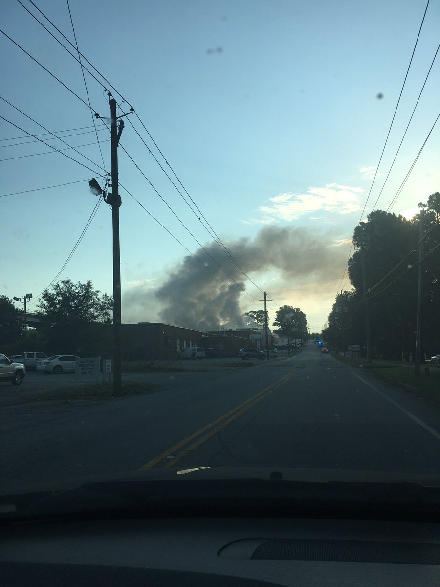 digimac's tweet image. Fire on New Peachtree road! @wsbradio
