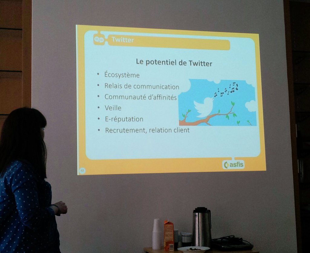 Formation #ASFIS - #CommunicationDigitale &amp; #SocialMedia par <a href="/JulieScha/">Julie Scha</a> 
Le potentiel de #Twitter
Pok <a href="/Axel1OLIVIER/">OLIVIER Axel</a>