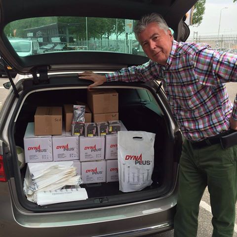 40.000 Dynaplus schroeven gaan mee in de koffers van deelnemers bouwreis Cambodja <a href="/StihoBV/">Stiho</a> destihogroep90.nl/bouwreis