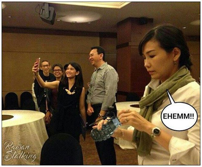 KapanLagicom's tweet photo. Meme Kocak Ahok Selfie Bareng Dian Sastro, Bikin Istri 'Cemburu' https://t.co/s94ImNgQNe https://t.co/uqc9CWxIfL