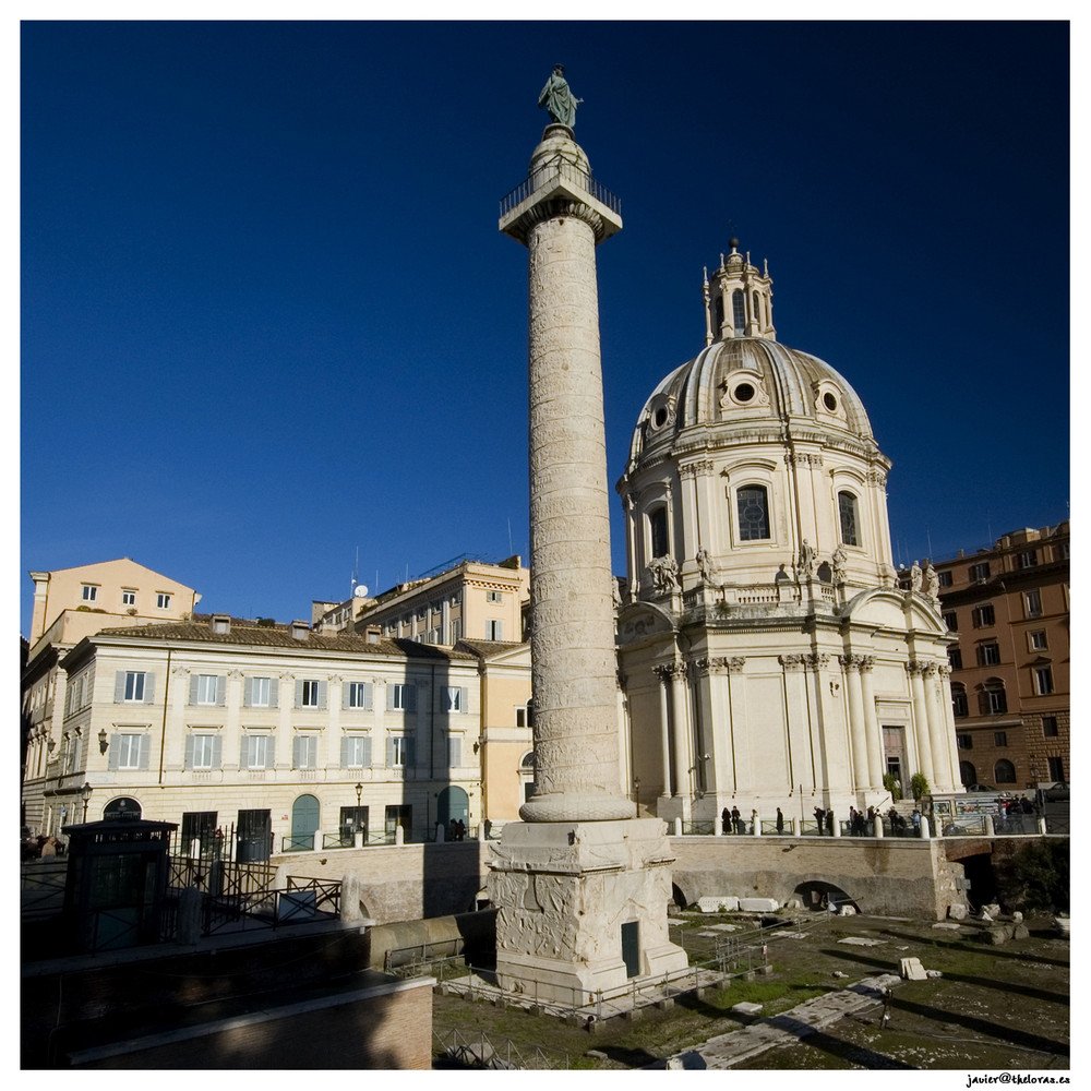 antigua_roma's tweet photo. #Hoy en el 113 dC se inauguró la Columna Trajana como culmen del Foro de Trajano, diseñado por Apolodoro de Damasco. https://t.co/veRAiNNfok