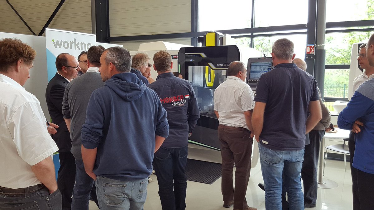 samantha mayet tweet media