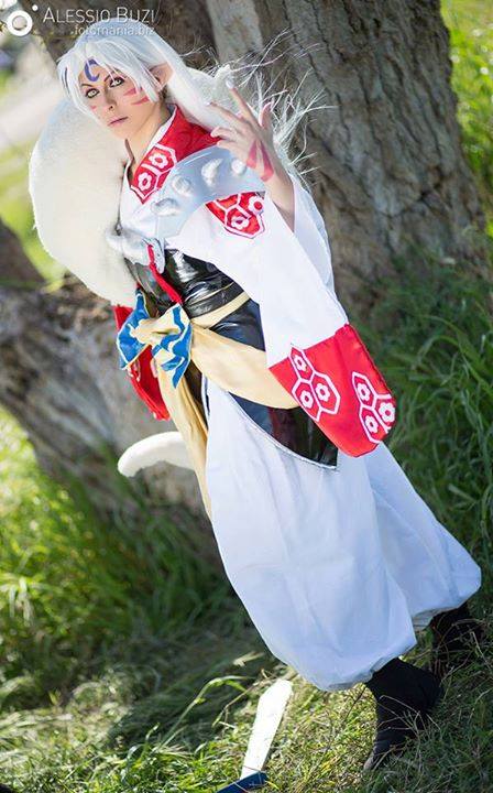 RedScarlet87's tweet photo. @TITANSofCOSPLAY @ShareMyCosplay @CosplaySharer  #sesshomaru from #inuyasha follow me on facebook #MichelaCosplay https://t.co/d7TTir7bhR