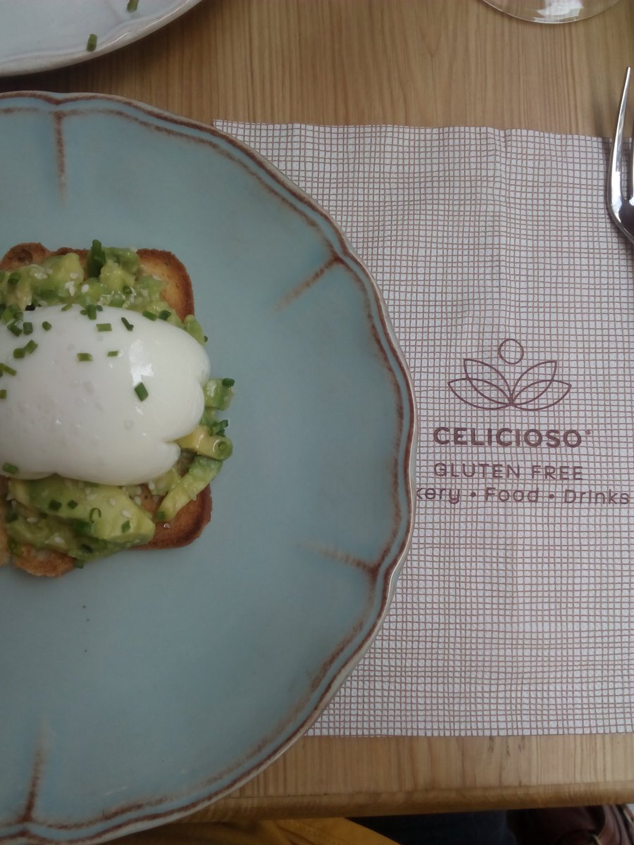 rosiliaca's tweet photo. Tanto me gustó ayer que hoy repito, esta vez comida, en @CeliciosoBakery de Barquillo https://t.co/DuIcUwh9R2