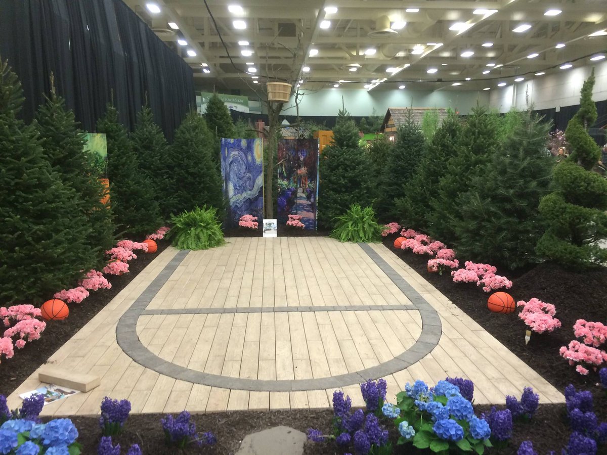 techobloc's tweet image. Who wants to play ball ? Borealis Basketball court! #outdoordesgin #techobloc