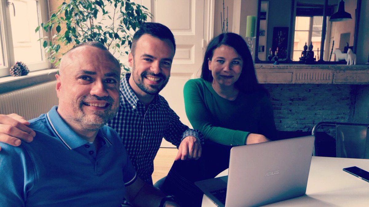 redbulyon's tweet photo. J'ai testé le zenbook d'#ASUS avec @florianlyon #monzenbook https://t.co/4yDOZQt59W