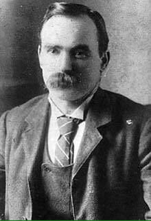 Marissa_C_Ryan's tweet photo. 100 years ago, #JamesConnolly, socialist&amp;revolutionary, was stretchered in front of a British Army firing squad&amp;shot https://t.co/9RFS8tTBFM