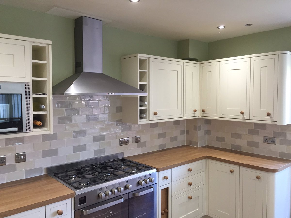 RawTiling's tweet image. Craquele glazed kitchen walls all completed with @Ultra_Tile products.