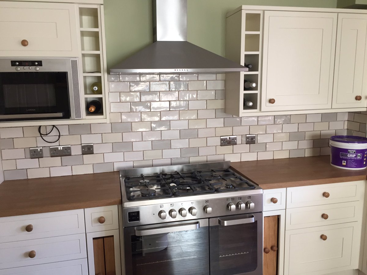RawTiling's tweet image. Craquele glazed kitchen walls all completed with @Ultra_Tile products.