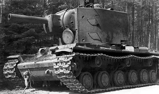 العقيد زينوفيت كوربانوف سوفيتيا دمر 22 #دبابة #المانية ومدفعين ومركبتين بدبابته KV-1
المعركة 19 اغسطس 1941
#معلومة